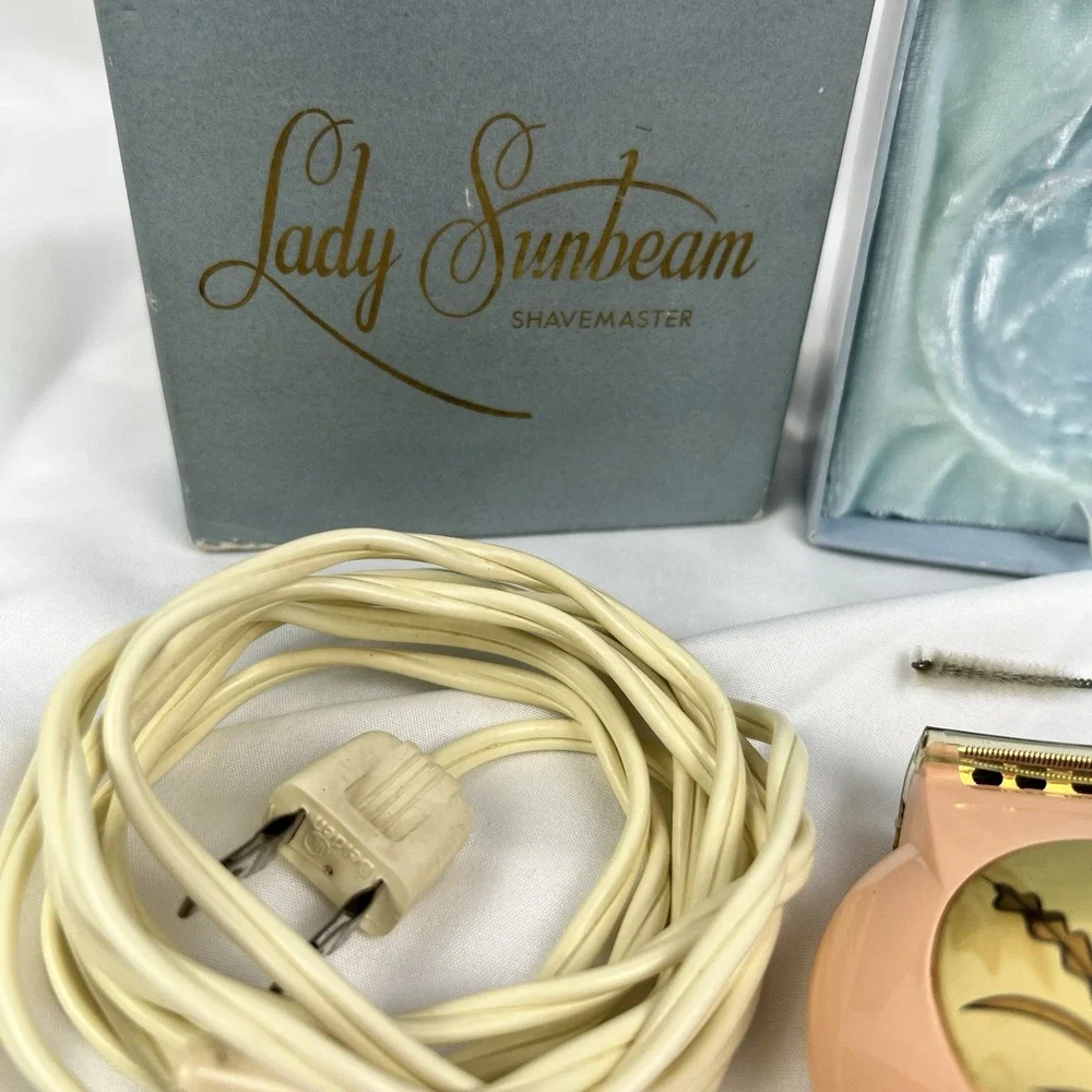Lady Sunbeam Shavemaster LS1 Coral Electric‎ Razor w Box